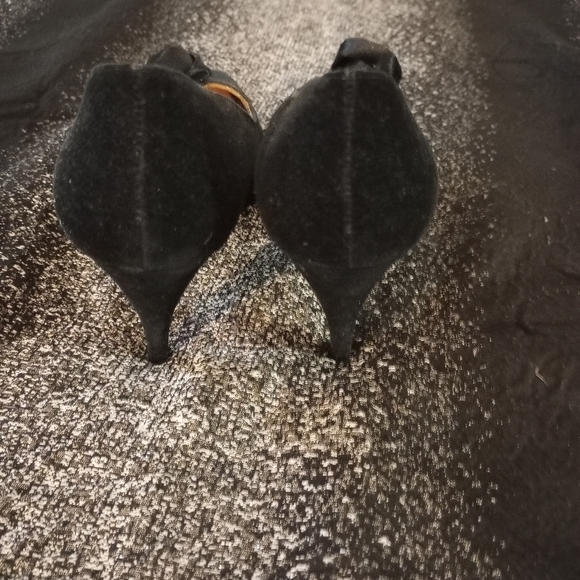 Black Suede Pumps! - Picture 3 of 4